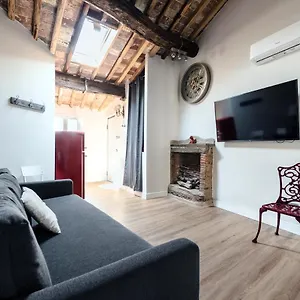31 Steps To Heaven - Heart Of Apartment