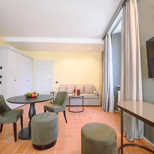 Bed & Breakfast Palazzo Froussard And Living, Lucca